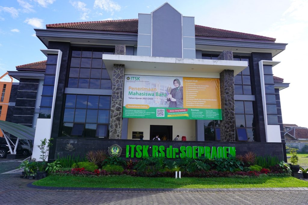 Gedung Kampus 2 ITSK RS dr. Soepraoen